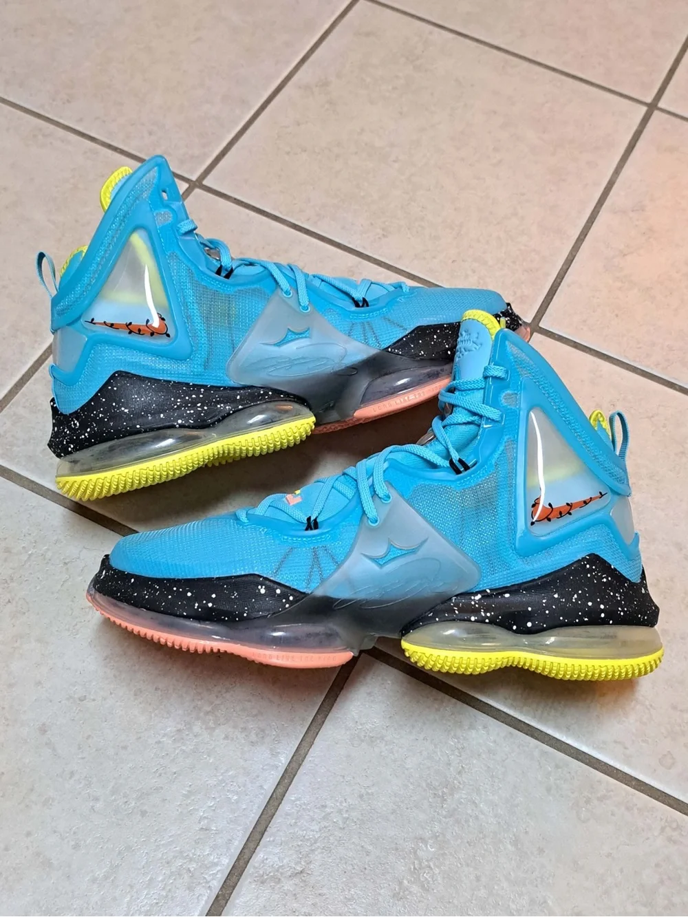 Nike LeBron 19 
